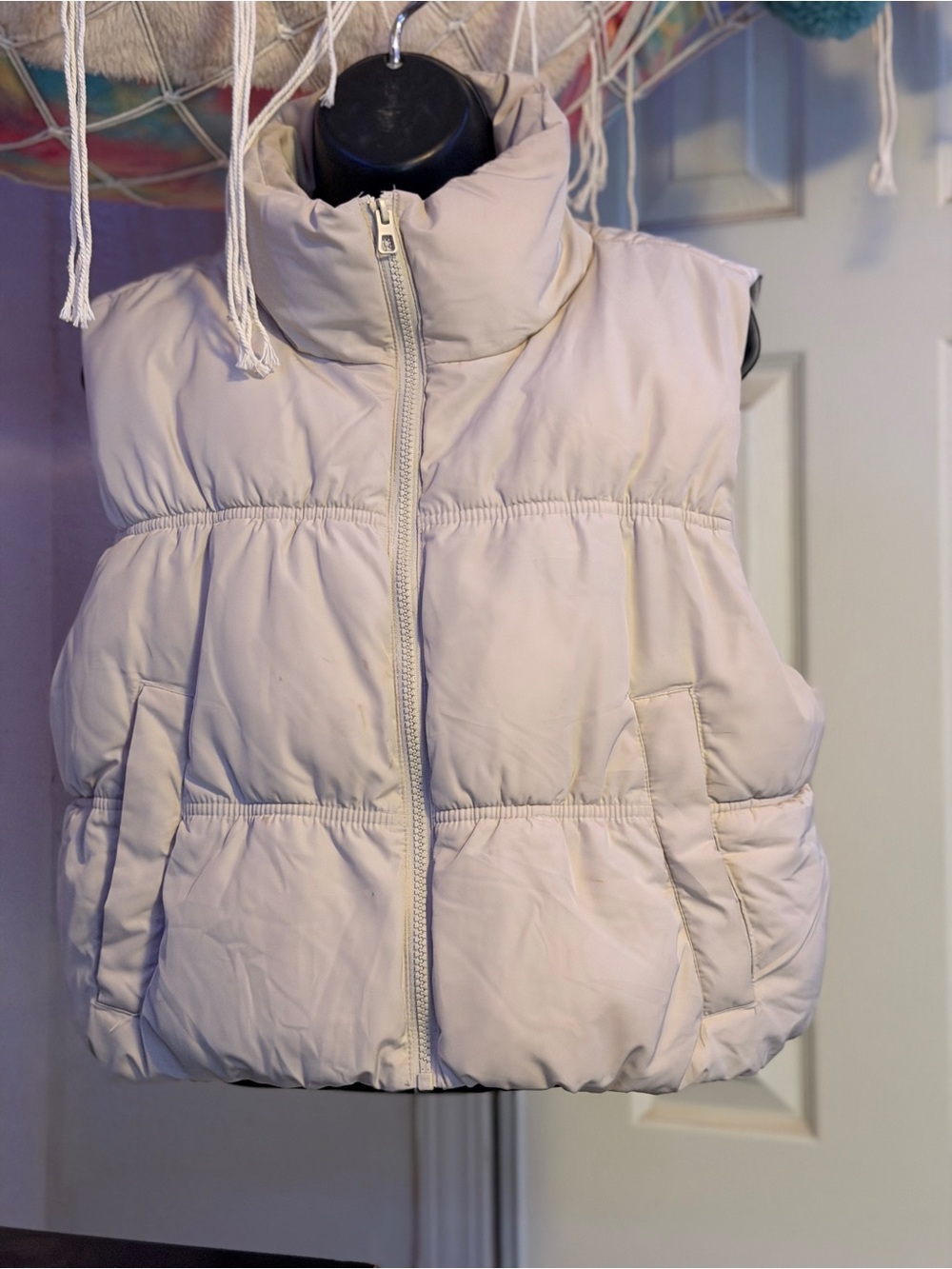 H&M Cream Puffer Vest for woman’s